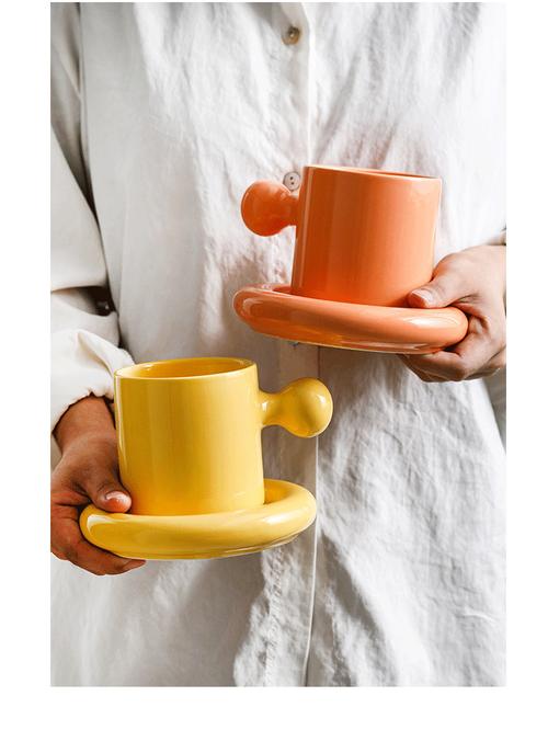 马克杯的创意杯垫搭配